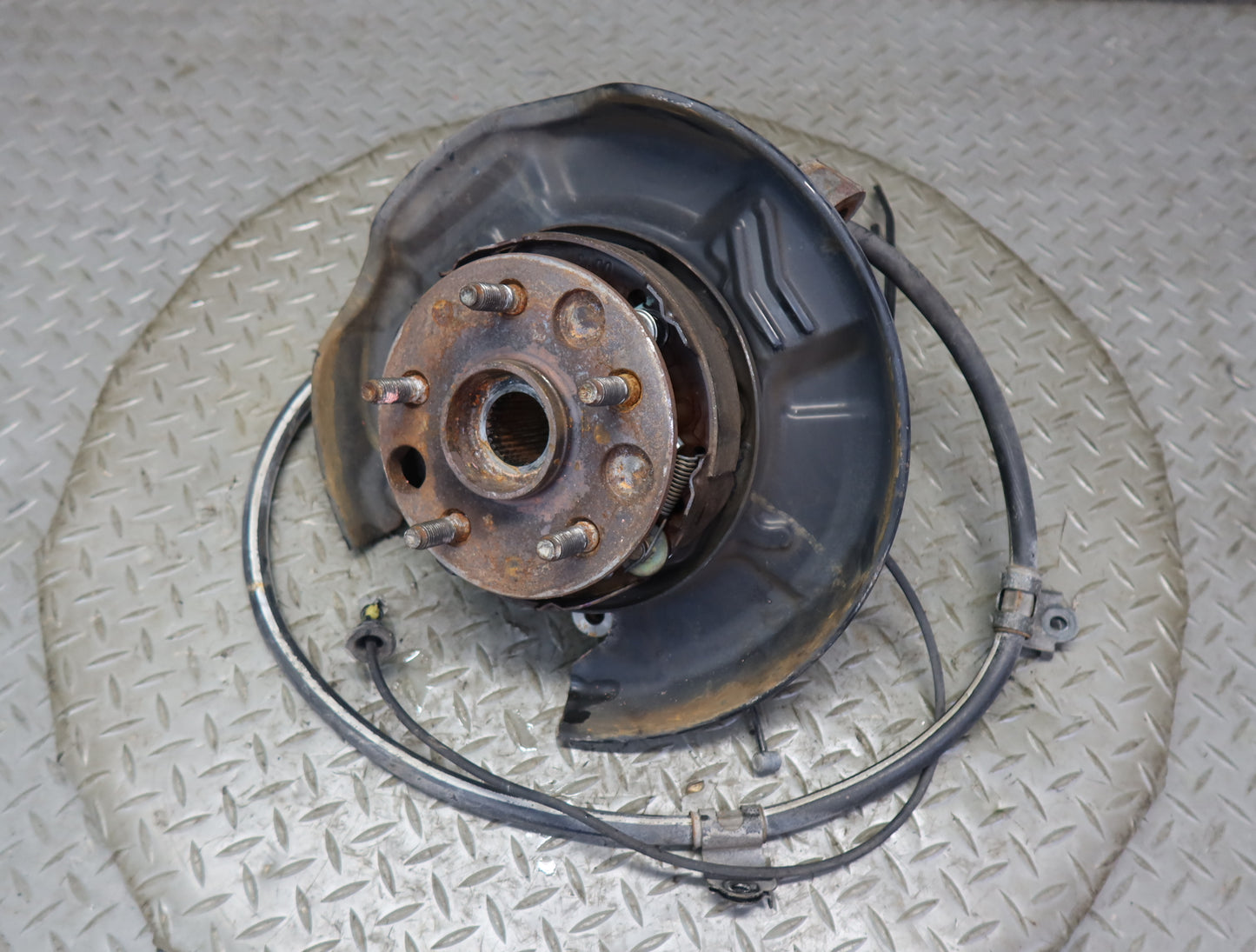 99-01 Toyota Crown JZS175 Rear Left Knuckle Wheel Hub Bearing 51K Miles OEM