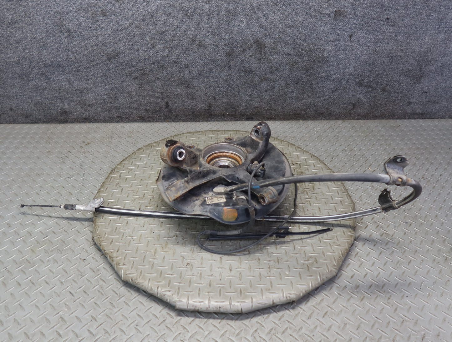 99-01 Toyota Crown JZS175 Rear Left Knuckle Wheel Hub Bearing 51K Miles OEM