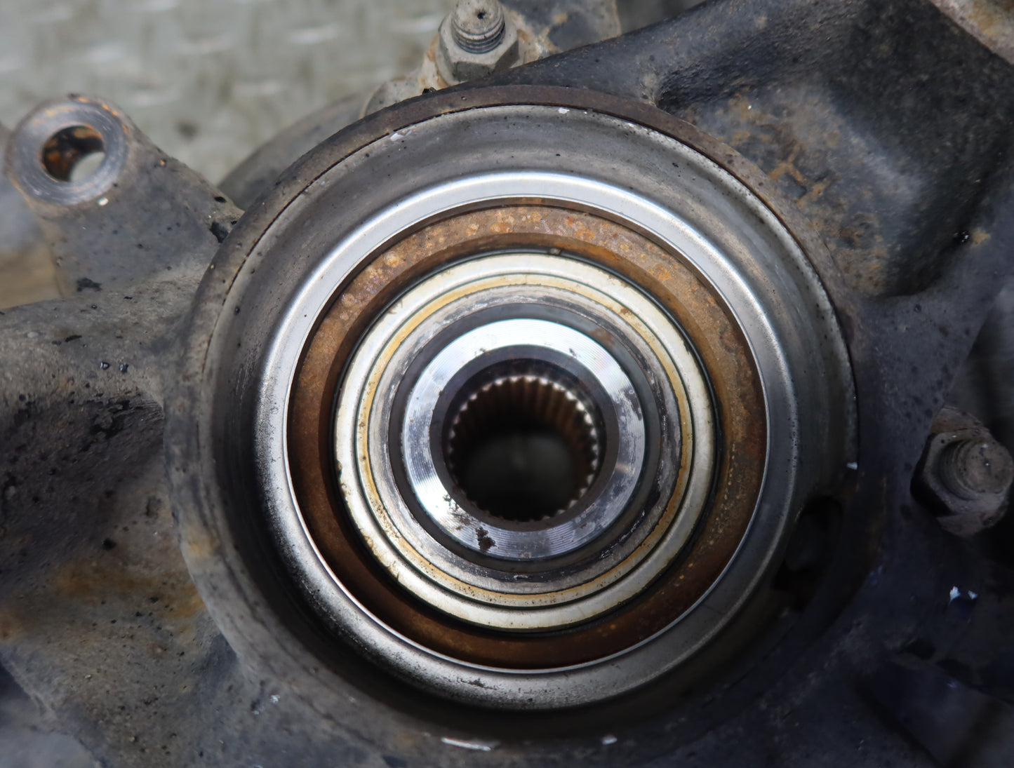 99-01 Toyota Crown JZS175 Rear Left Knuckle Wheel Hub Bearing 51K Miles OEM