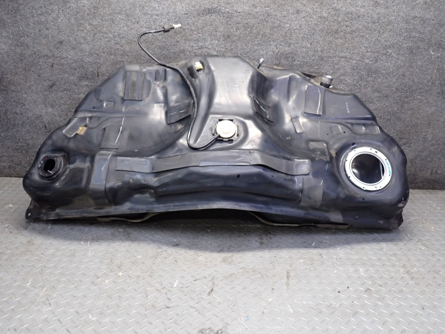 99-01 Toyota Crown JZS175 Fuel Gas Tank Assembly 51K Miles OEM