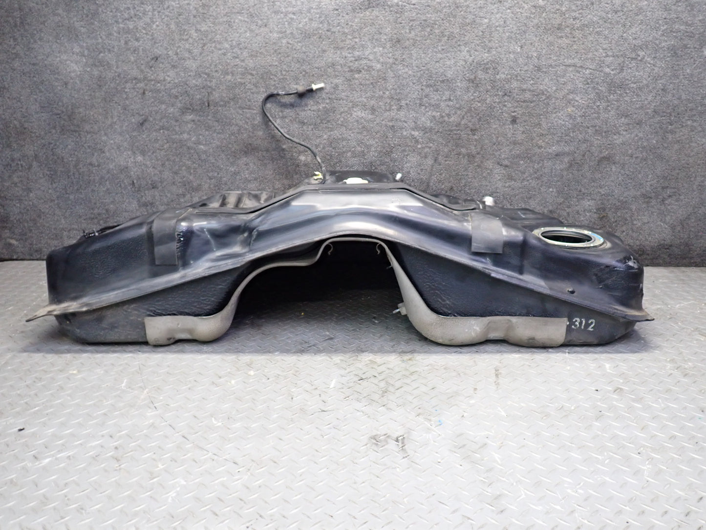 99-01 Toyota Crown JZS175 Fuel Gas Tank Assembly 51K Miles OEM