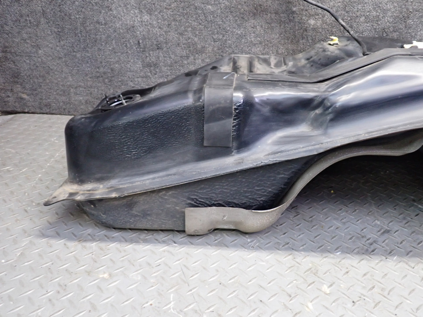 99-01 Toyota Crown JZS175 Fuel Gas Tank Assembly 51K Miles OEM