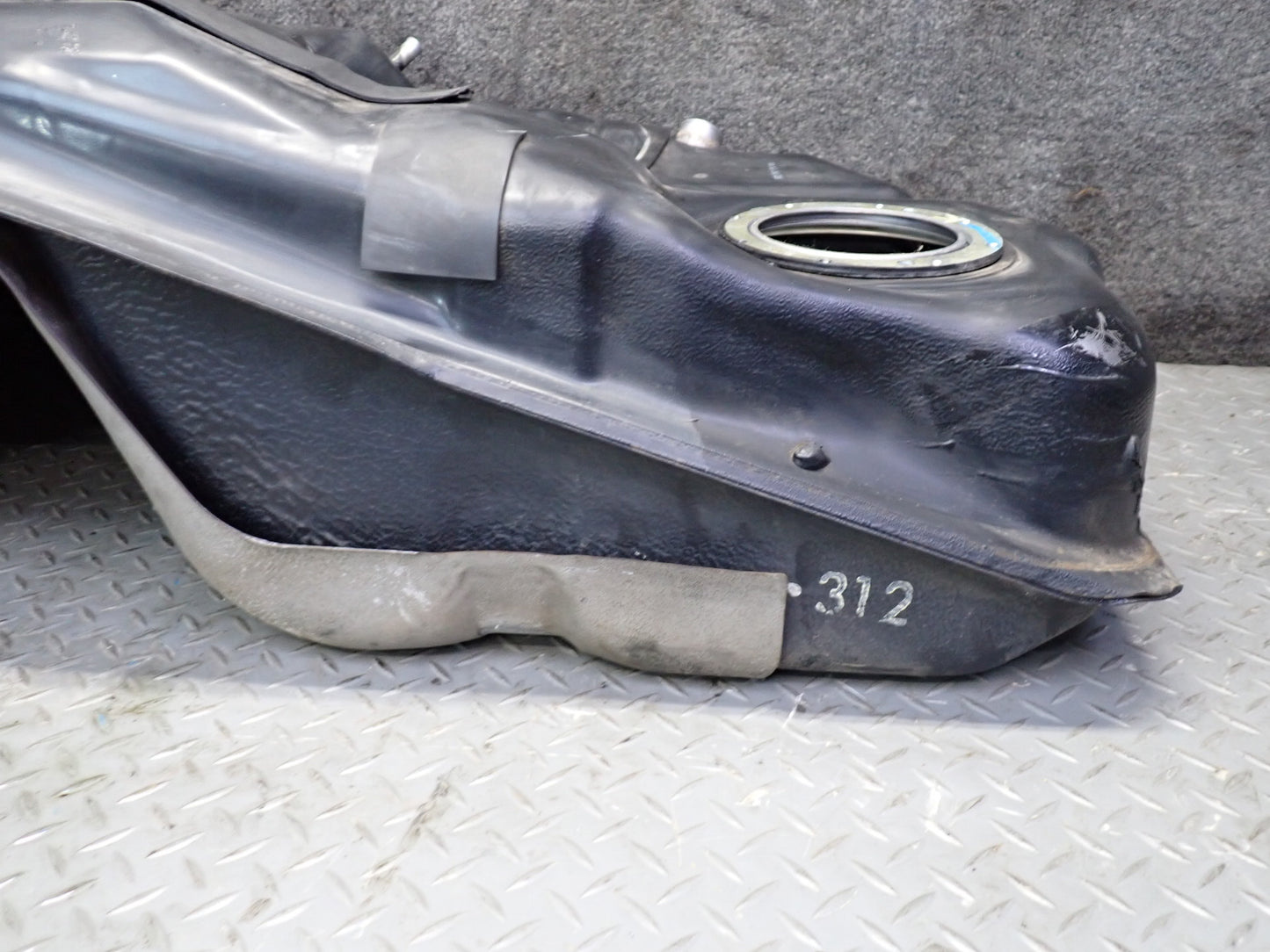 99-01 Toyota Crown JZS175 Fuel Gas Tank Assembly 51K Miles OEM