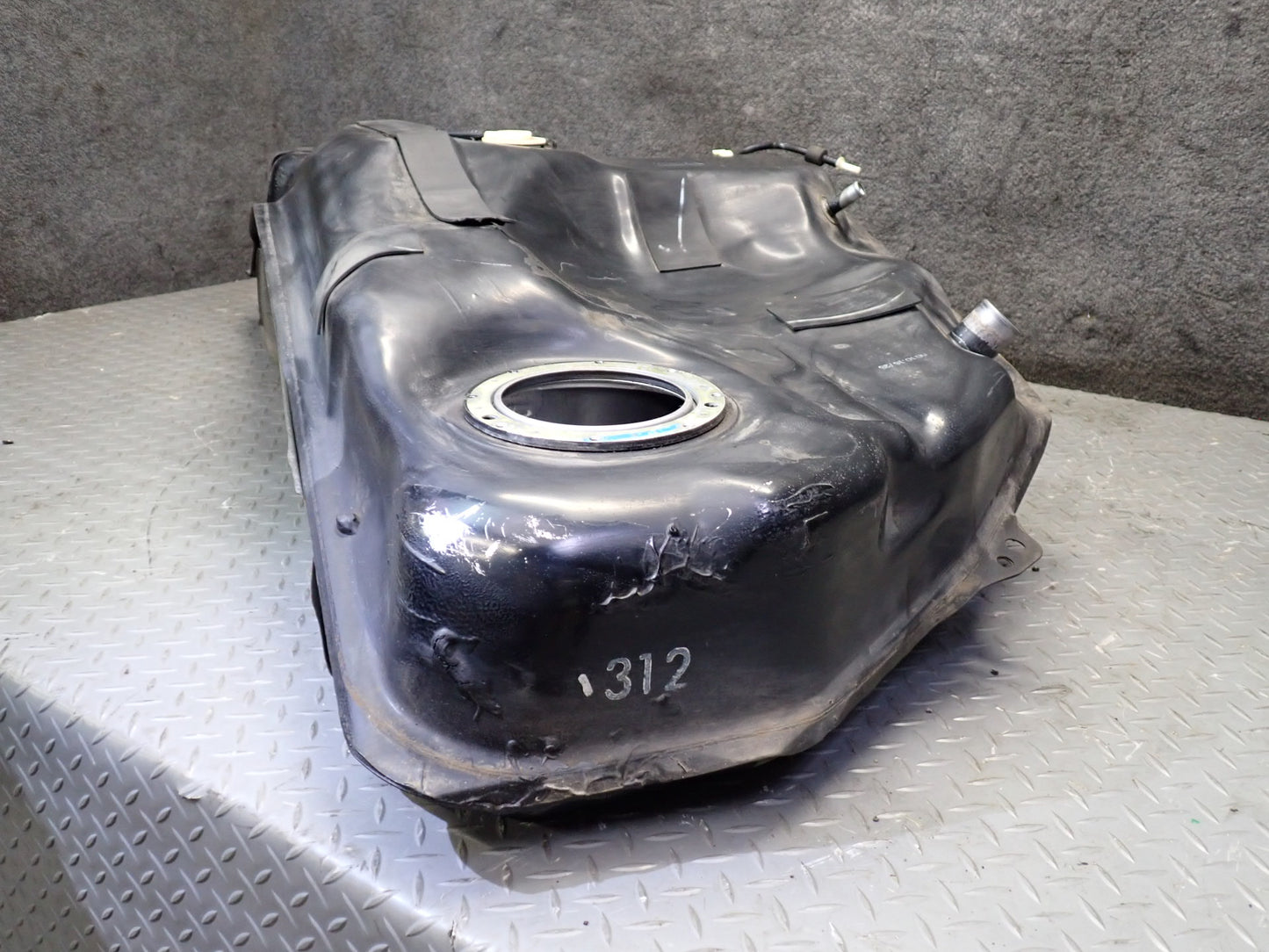 99-01 Toyota Crown JZS175 Fuel Gas Tank Assembly 51K Miles OEM