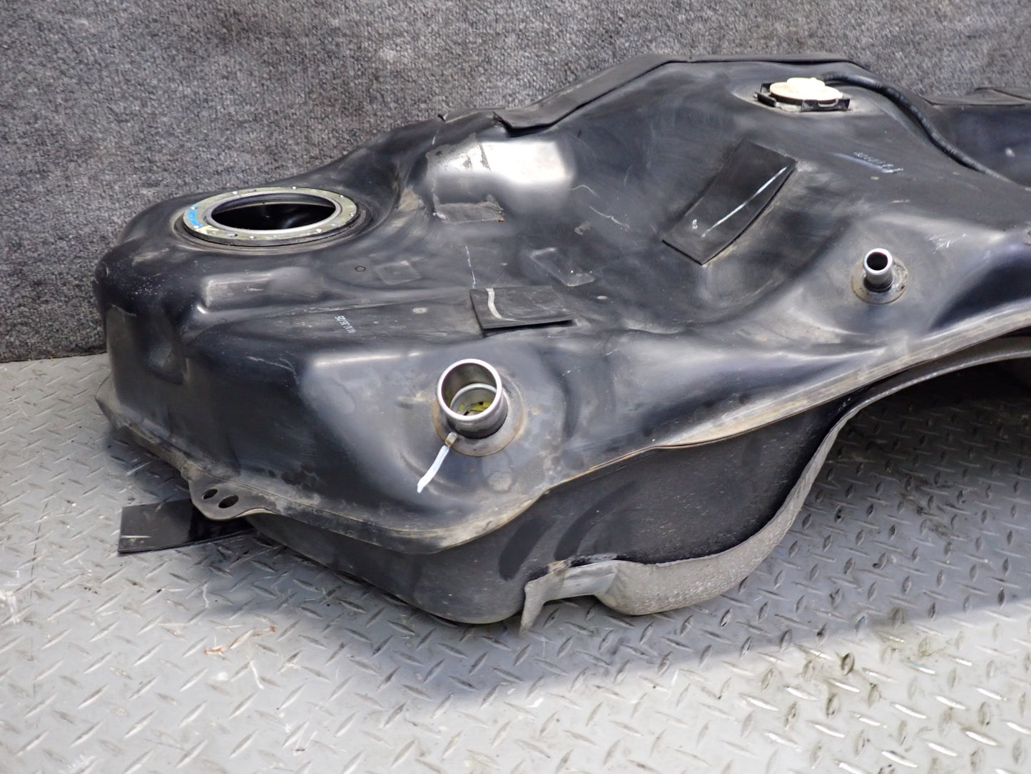 99-01 Toyota Crown JZS175 Fuel Gas Tank Assembly 51K Miles OEM