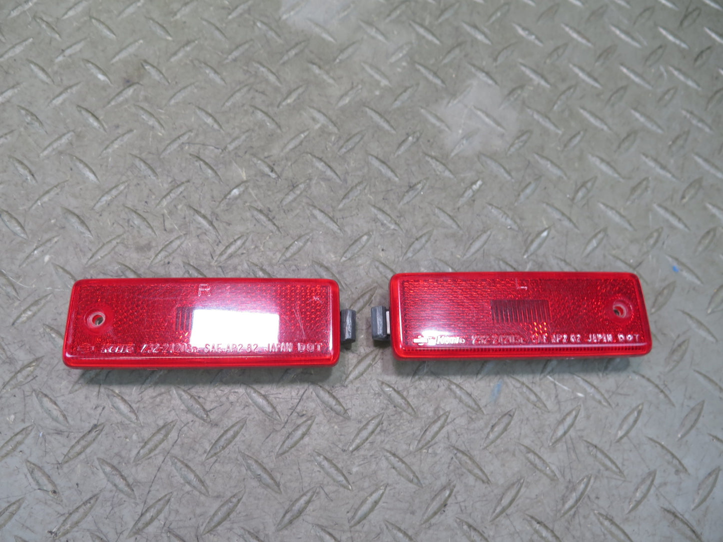 84-86 Nissan Z31 300ZX Set of 2 Rear Left & Right Side Marker Light Lamp OEM