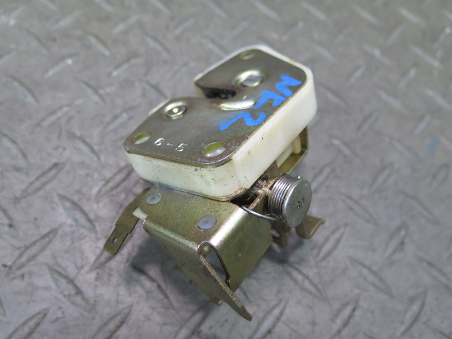 84-86 Nissan Z31 300ZX 2+0 Rear Trunk Lock Latch Actuator OEM