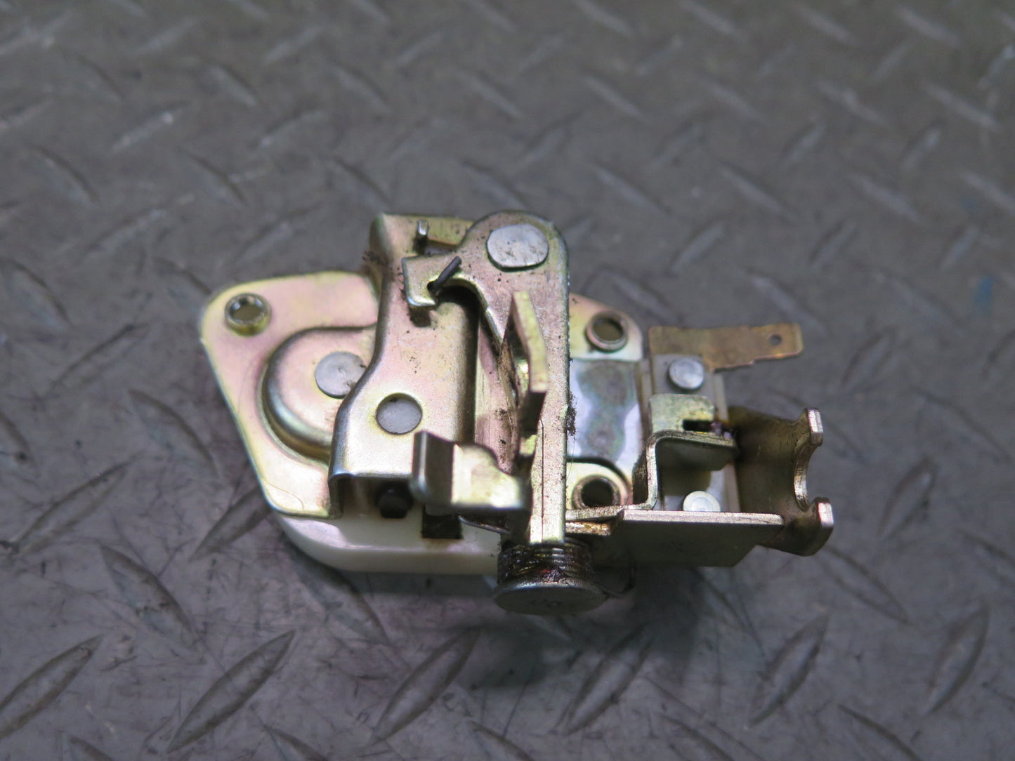 84-86 Nissan Z31 300ZX 2+0 Rear Trunk Lock Latch Actuator OEM
