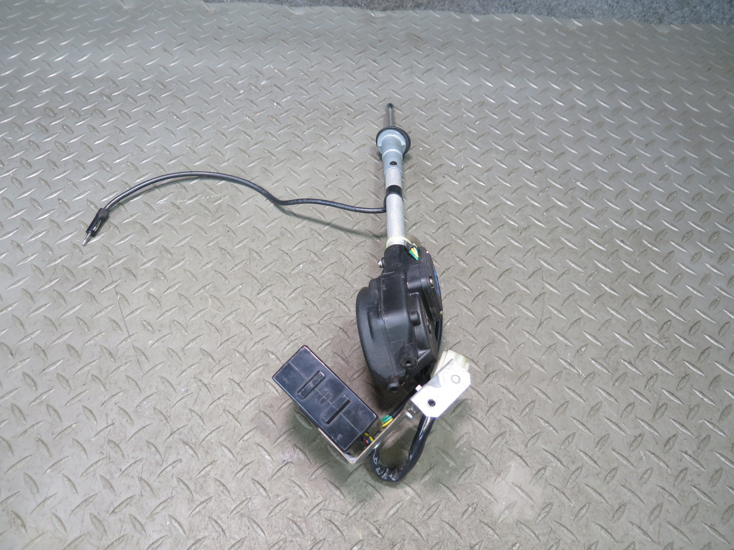 84-86 Nissan Z31 300ZX Radio Power Antenna Motor Assembly OEM