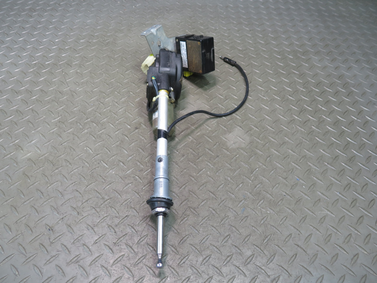 84-86 Nissan Z31 300ZX Radio Power Antenna Motor Assembly OEM