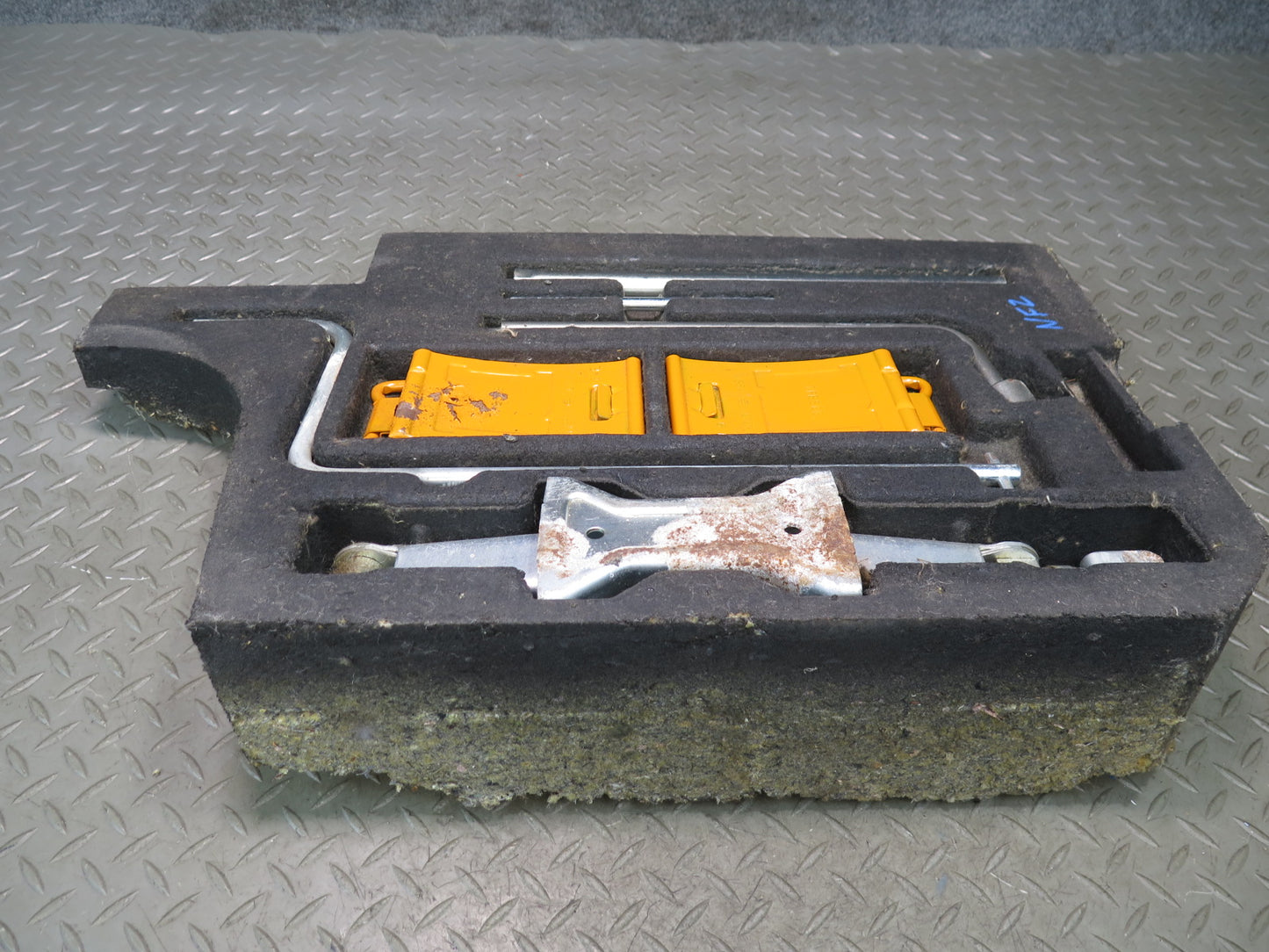 84-89 Nissan Z31 300ZX 2+0 Lift Jack Wrench Spare Tire Tool Foam Set OEM