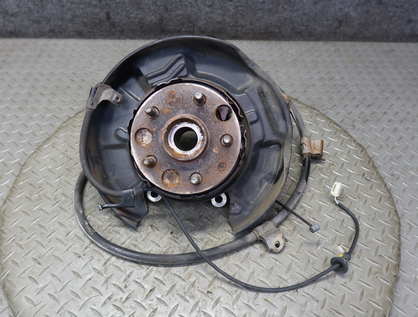 99-01 Toyota Crown JZS175 Rear Right Knuckle Wheel Hub Bearing 51K Miles OEM