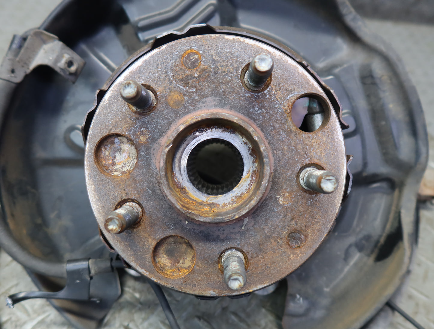 99-01 Toyota Crown JZS175 Rear Right Knuckle Wheel Hub Bearing 51K Miles OEM