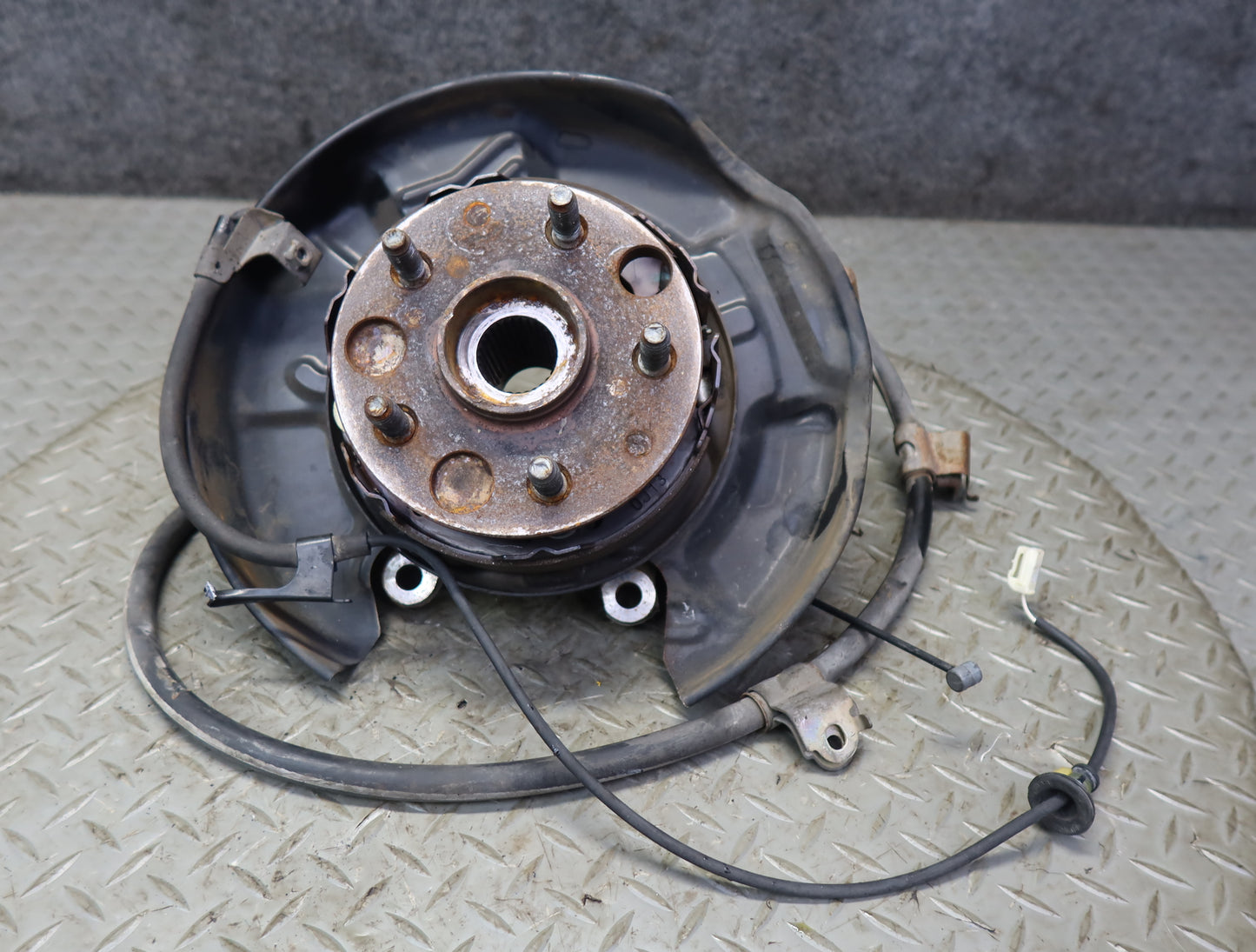 99-01 Toyota Crown JZS175 Rear Right Knuckle Wheel Hub Bearing 51K Miles OEM