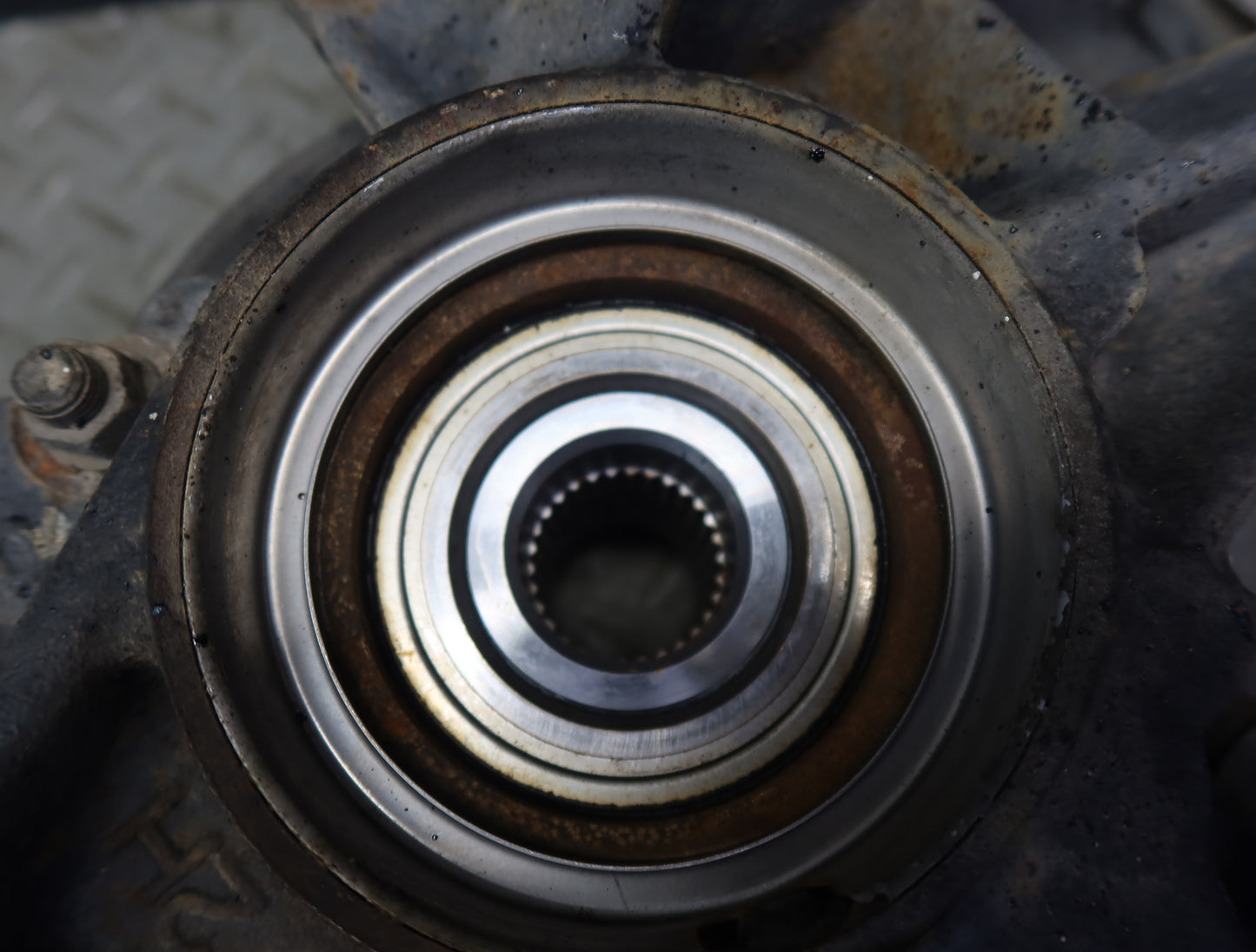 99-01 Toyota Crown JZS175 Rear Right Knuckle Wheel Hub Bearing 51K Miles OEM