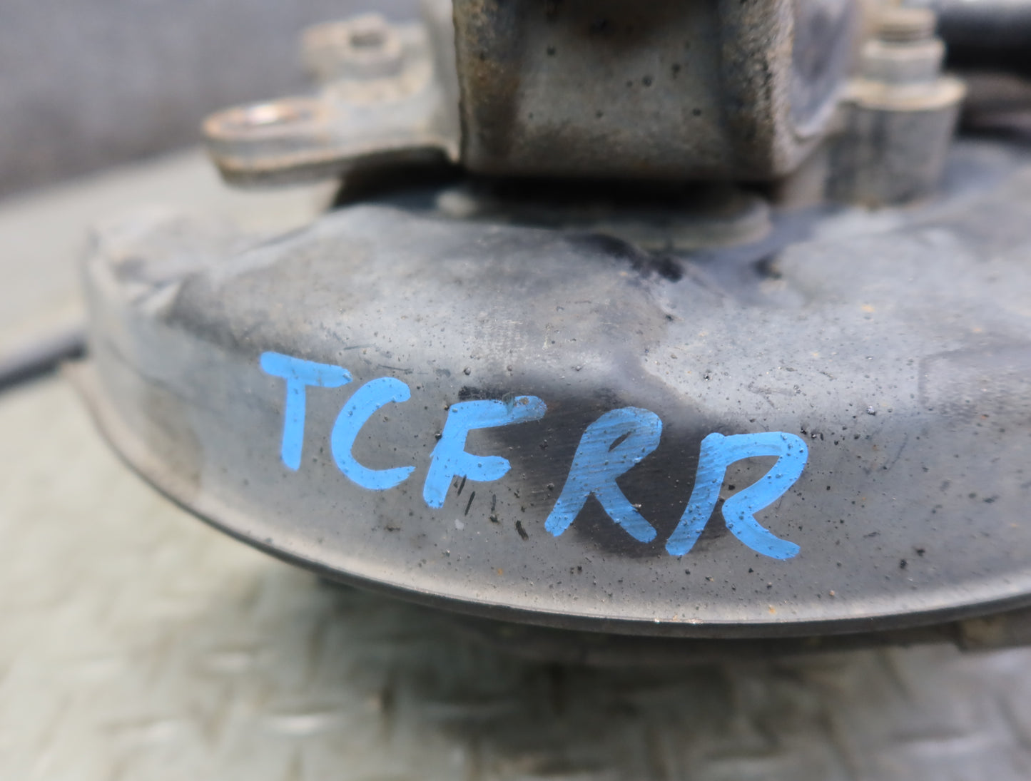99-01 Toyota Crown JZS175 Rear Right Knuckle Wheel Hub Bearing 51K Miles OEM