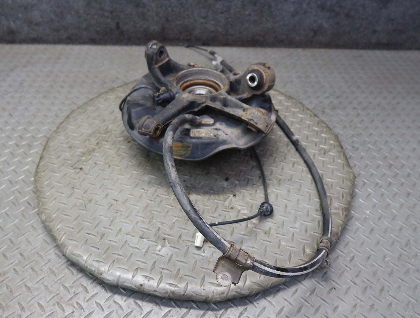 99-01 Toyota Crown JZS175 Rear Right Knuckle Wheel Hub Bearing 51K Miles OEM