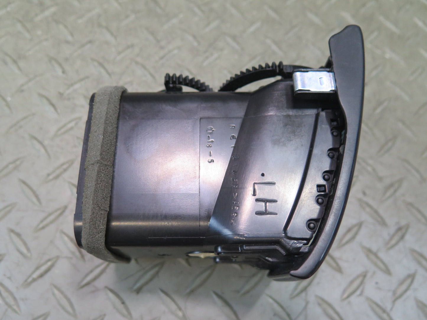 02-10 Lexus UZZ40L SC430 Dash Center Left A/C Heater Air Vent w Wood Trim OEM