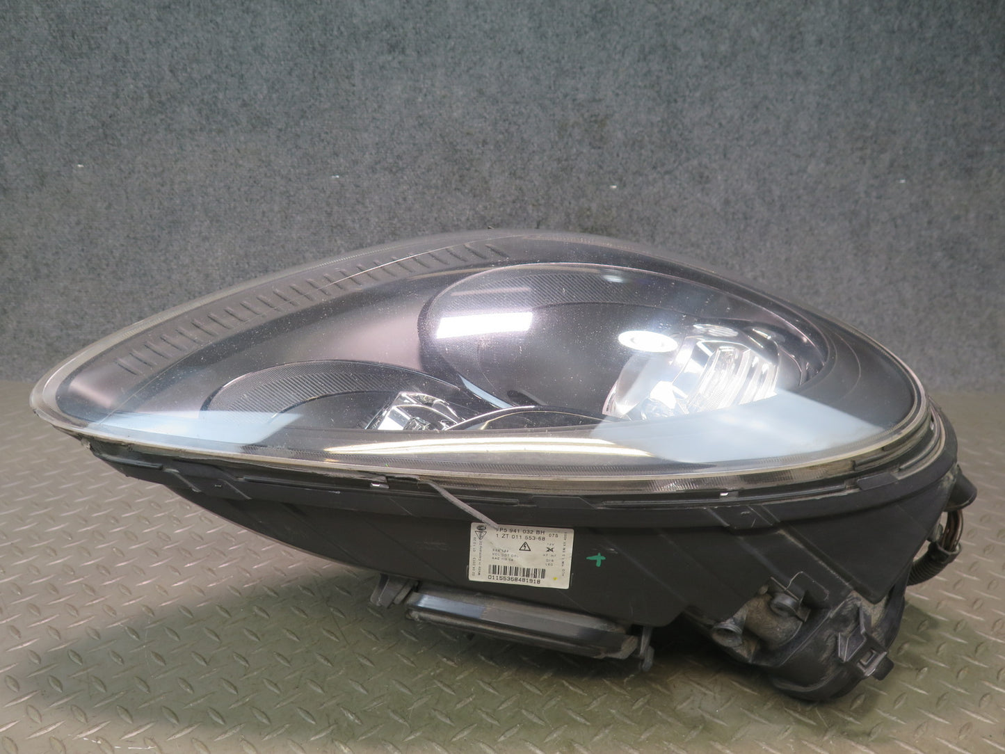 2011-2014 Porsche Cayenne 958 Front Right Xenon AFS HID Headlight Lamp