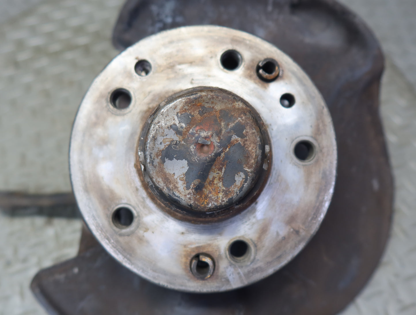 86-89 Mercedes R107 560SL Front Left Spindle Knuckle Wheel Hub Bearing 86K OEM