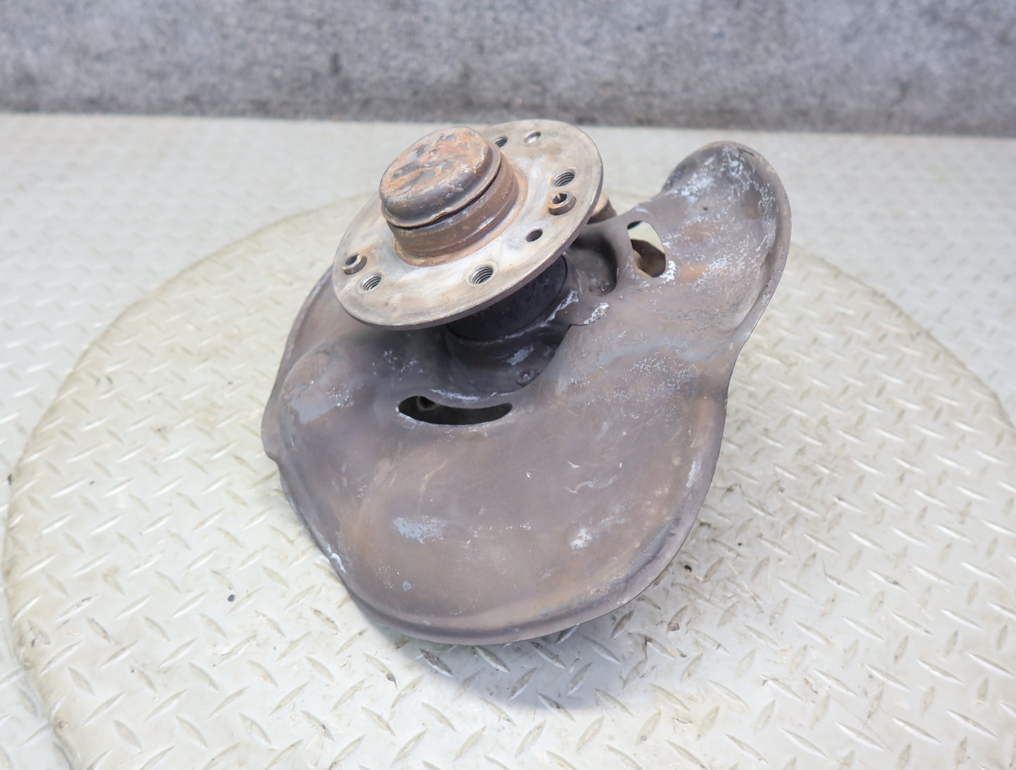 86-89 Mercedes R107 560SL Front Left Spindle Knuckle Wheel Hub Bearing 86K OEM