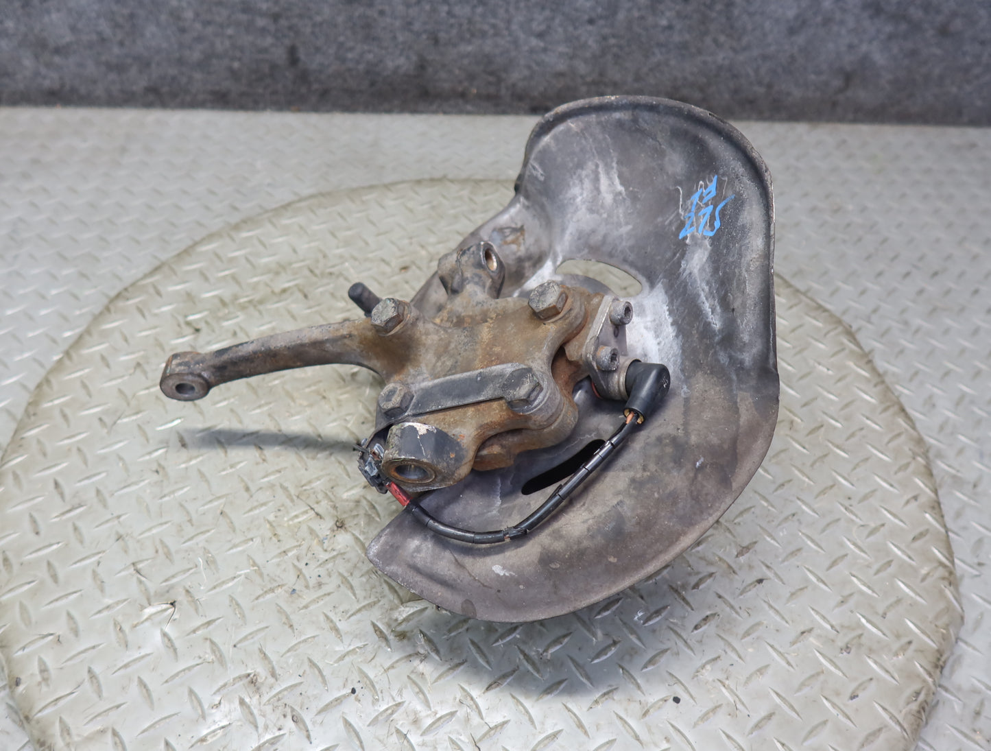 86-89 Mercedes R107 560SL Front Left Spindle Knuckle Wheel Hub Bearing 86K OEM