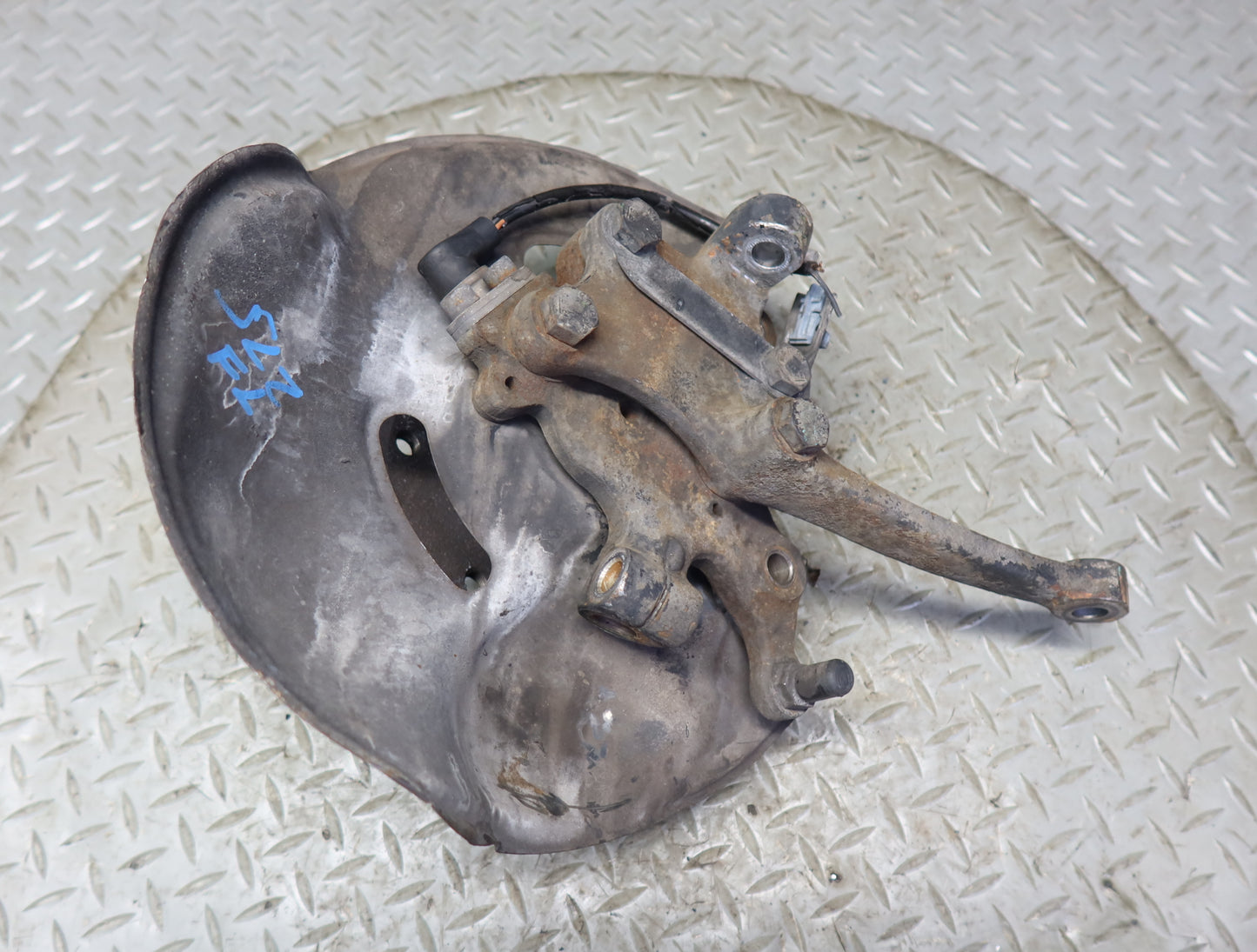86-89 Mercedes R107 560SL Front Left Spindle Knuckle Wheel Hub Bearing 86K OEM