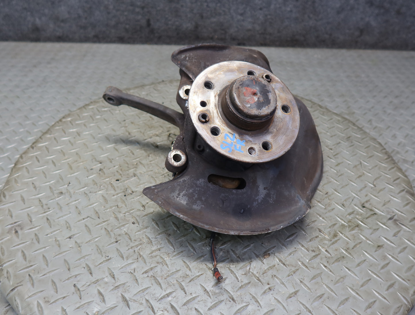86-89 Mercedes R107 560SL Front Right Spindle Knuckle Wheel Hub Bearing 86K OEM