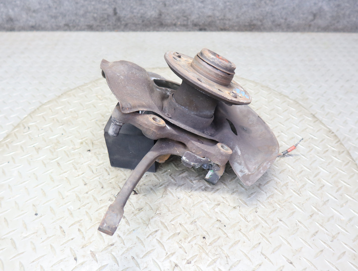 86-89 Mercedes R107 560SL Front Right Spindle Knuckle Wheel Hub Bearing 86K OEM