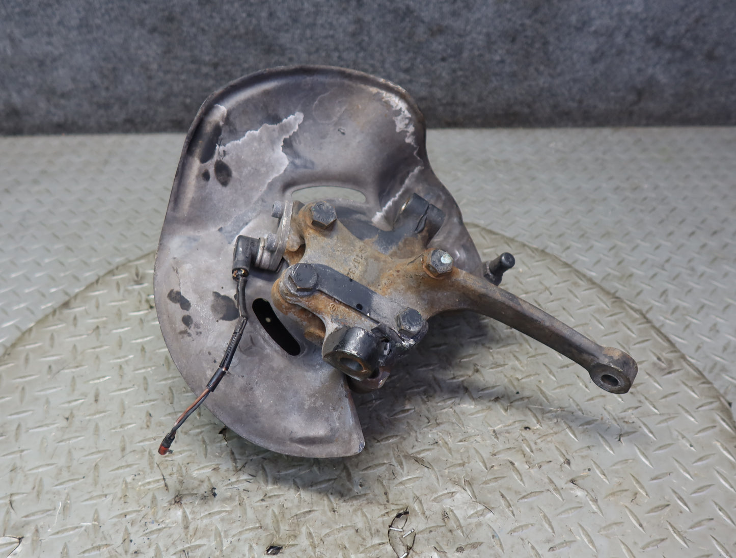 86-89 Mercedes R107 560SL Front Right Spindle Knuckle Wheel Hub Bearing 86K OEM