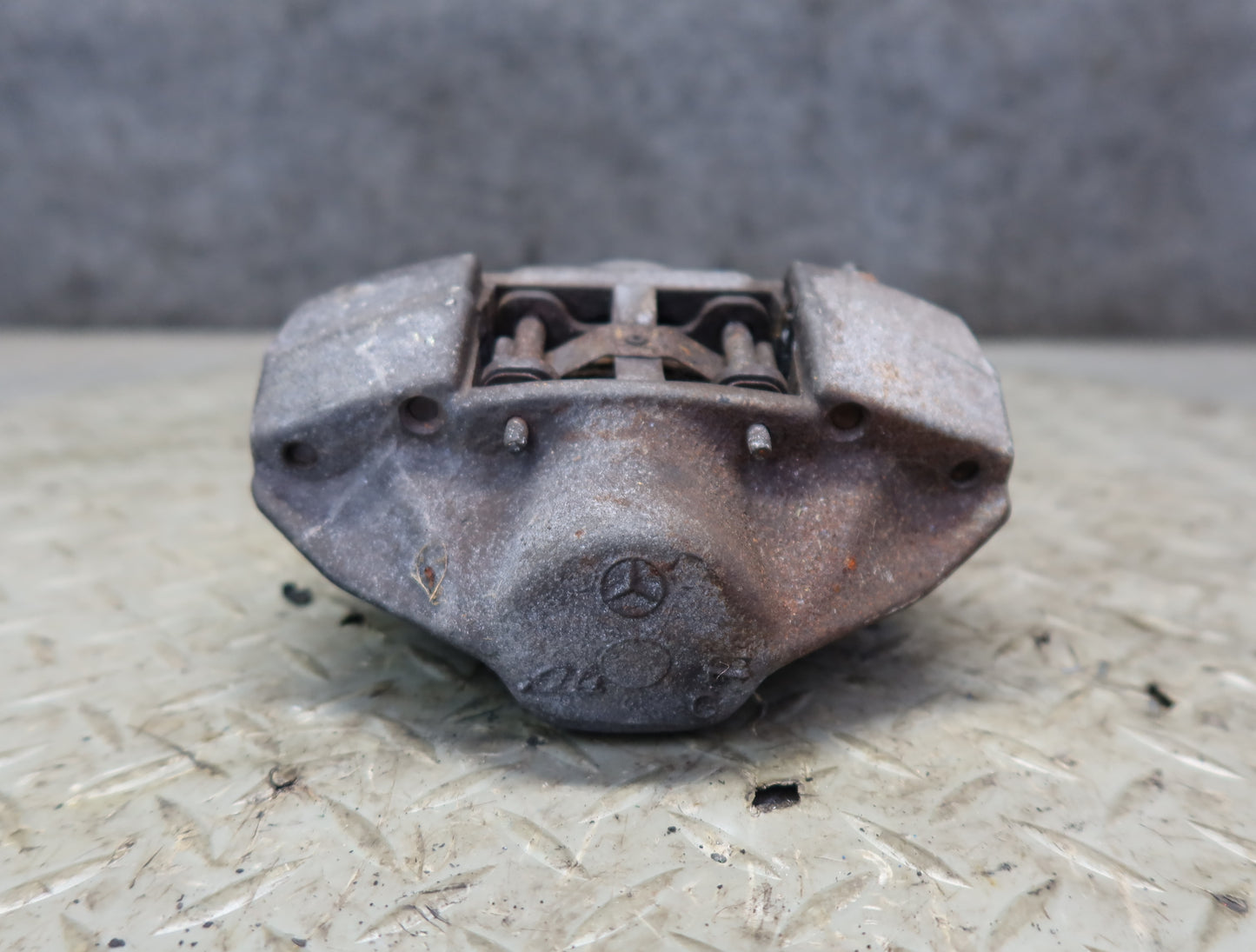 86-89 Mercedes R107 560SL Set of 2 Rear Left & Right Brake Caliper OEM