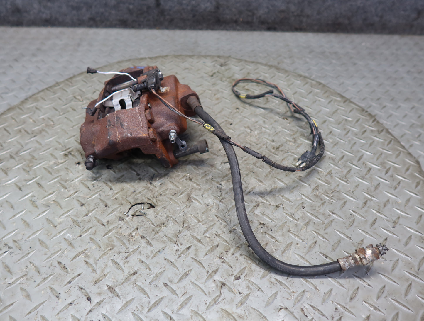 86-89 Mercedes R107 560SL Set of 2 Front Left & Right Brake Caliper OEM
