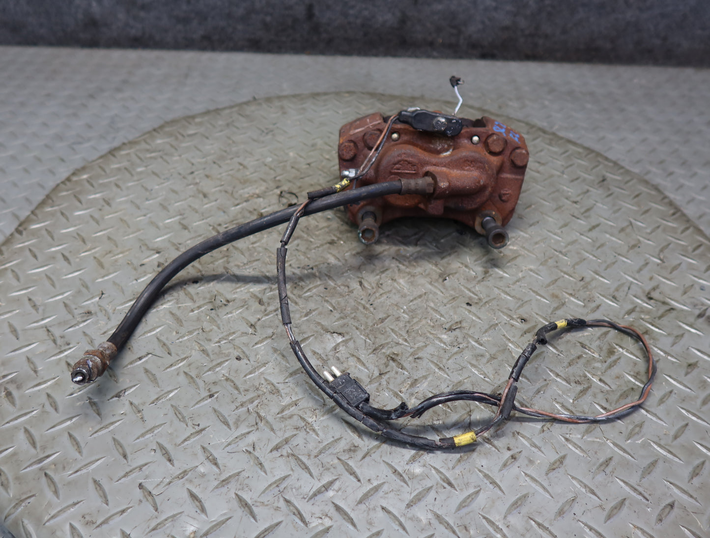 86-89 Mercedes R107 560SL Set of 2 Front Left & Right Brake Caliper OEM