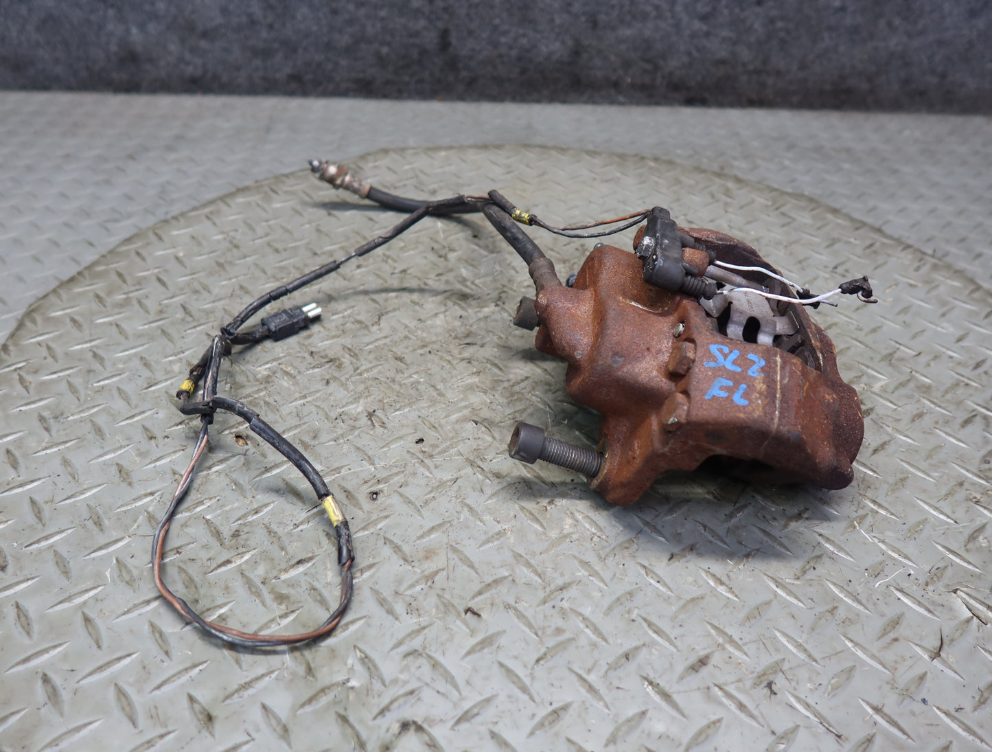 86-89 Mercedes R107 560SL Set of 2 Front Left & Right Brake Caliper OEM