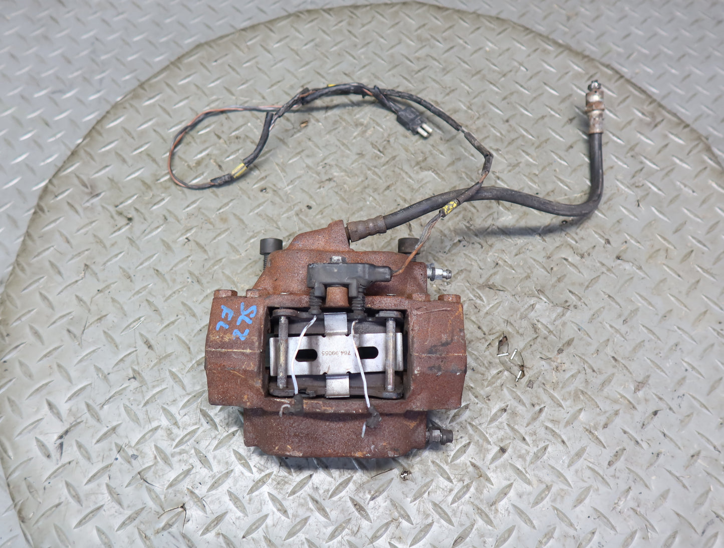 86-89 Mercedes R107 560SL Set of 2 Front Left & Right Brake Caliper OEM