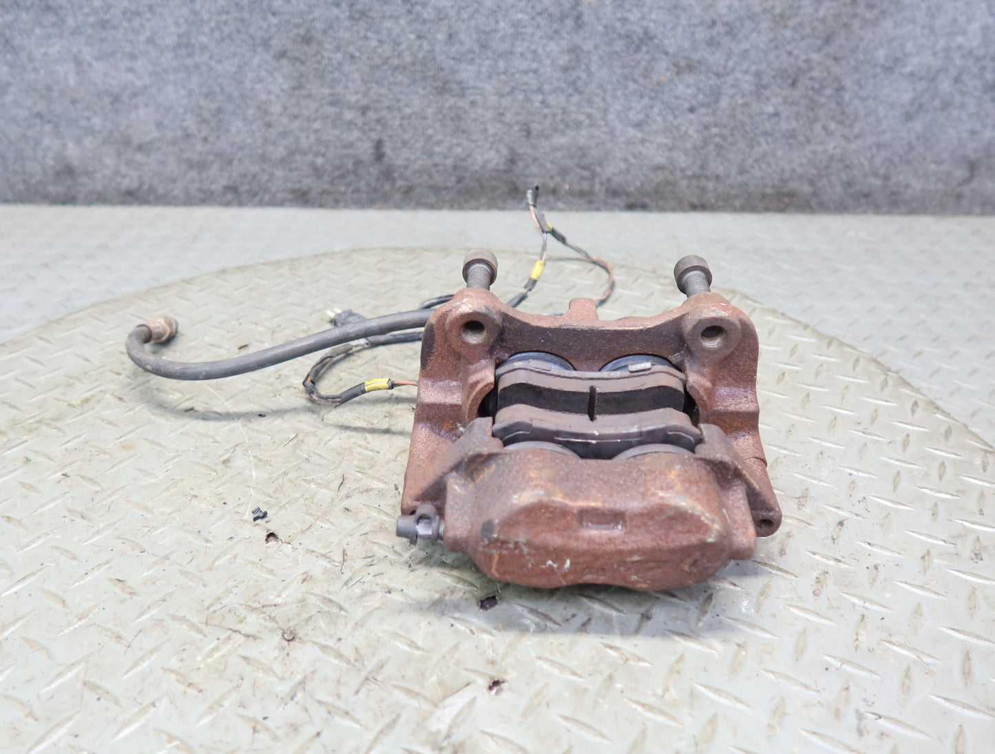 86-89 Mercedes R107 560SL Set of 2 Front Left & Right Brake Caliper OEM