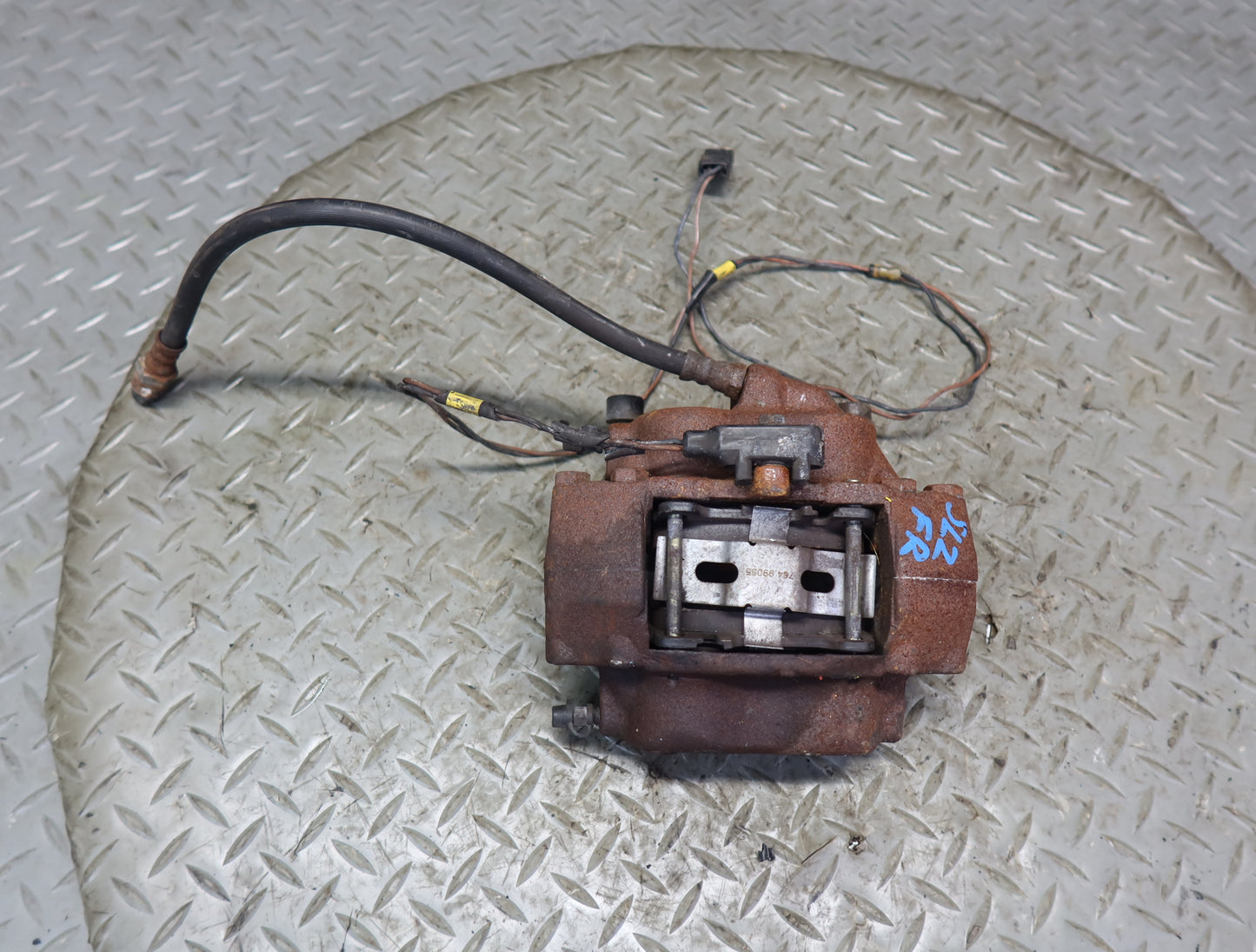 86-89 Mercedes R107 560SL Set of 2 Front Left & Right Brake Caliper OEM