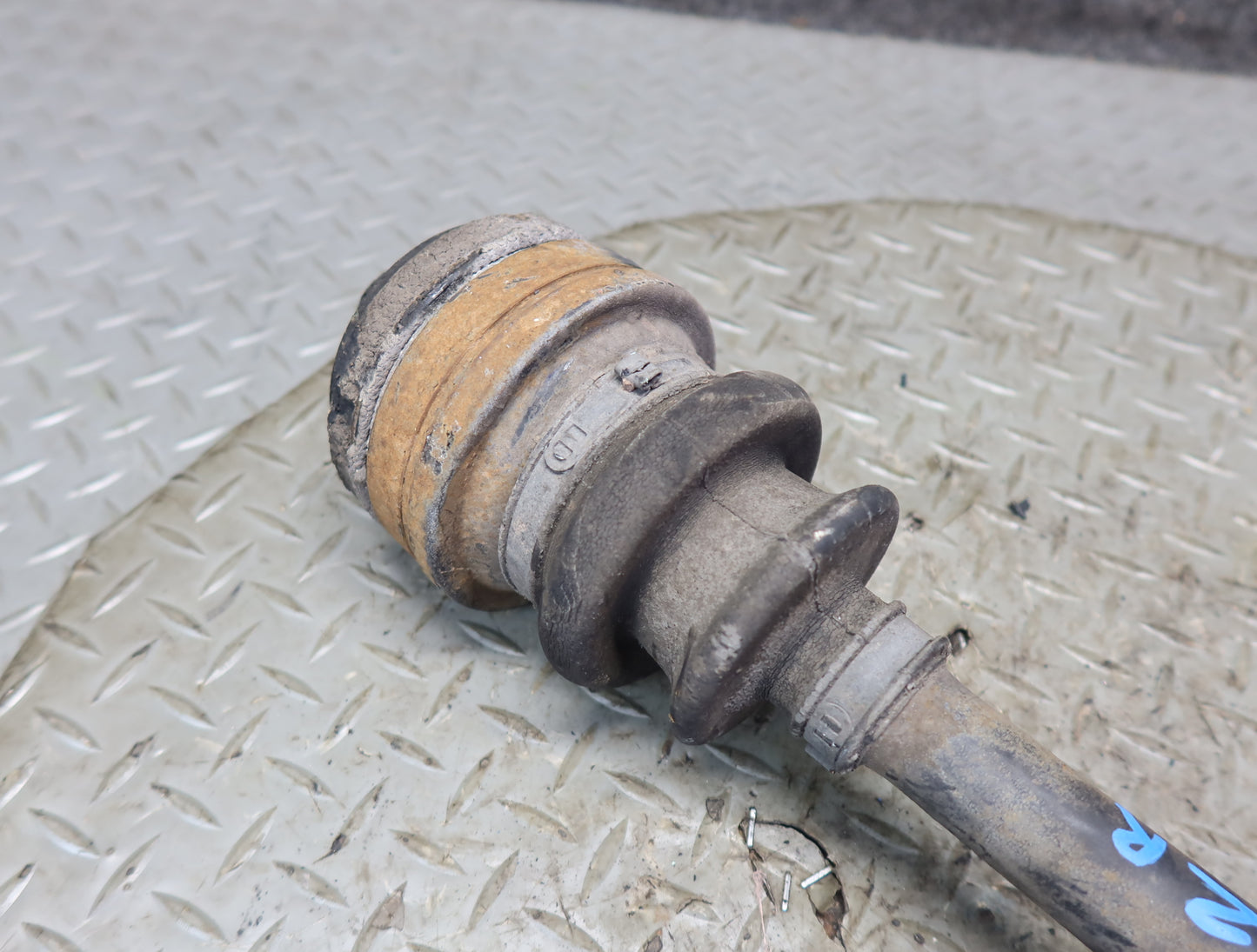 86-89 Mercedes R107 560SL Rear Right Suspension Axle Shaft 86K Miles OEM