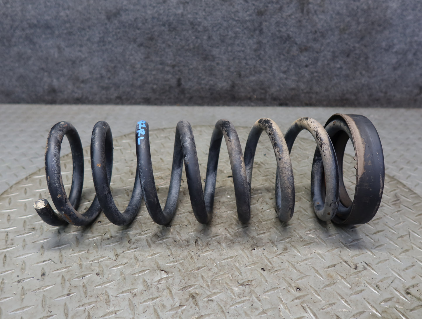 86-89 Mercedes R107 560SL Set of 2 Rear Left & Right Coil Spring OEM