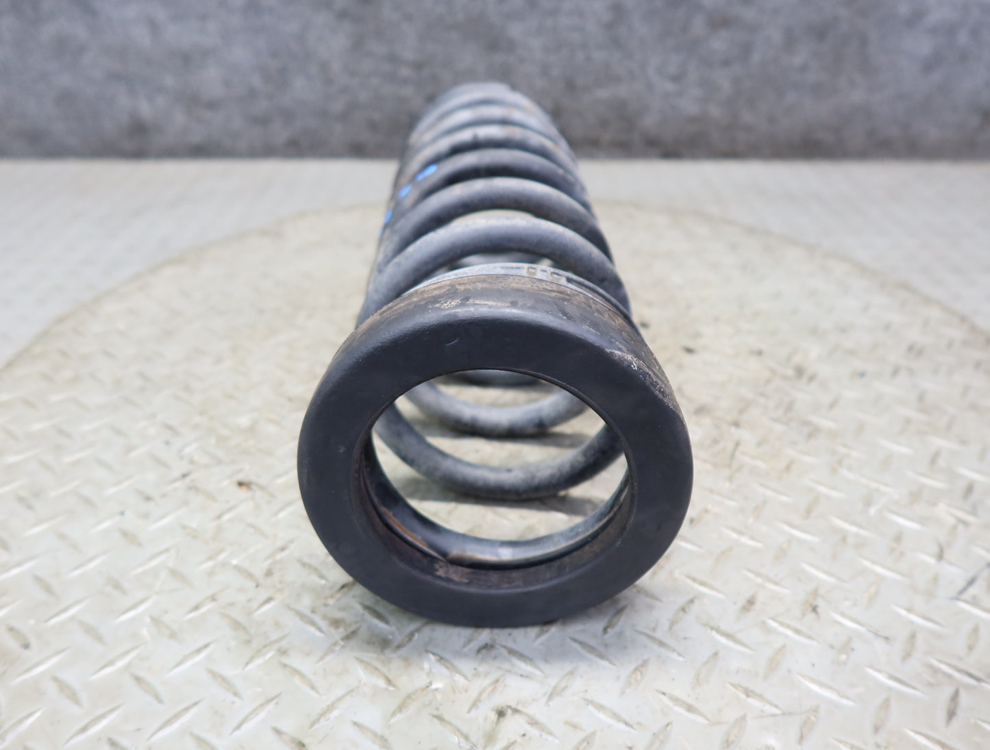 86-89 Mercedes R107 560SL Set of 2 Rear Left & Right Coil Spring OEM
