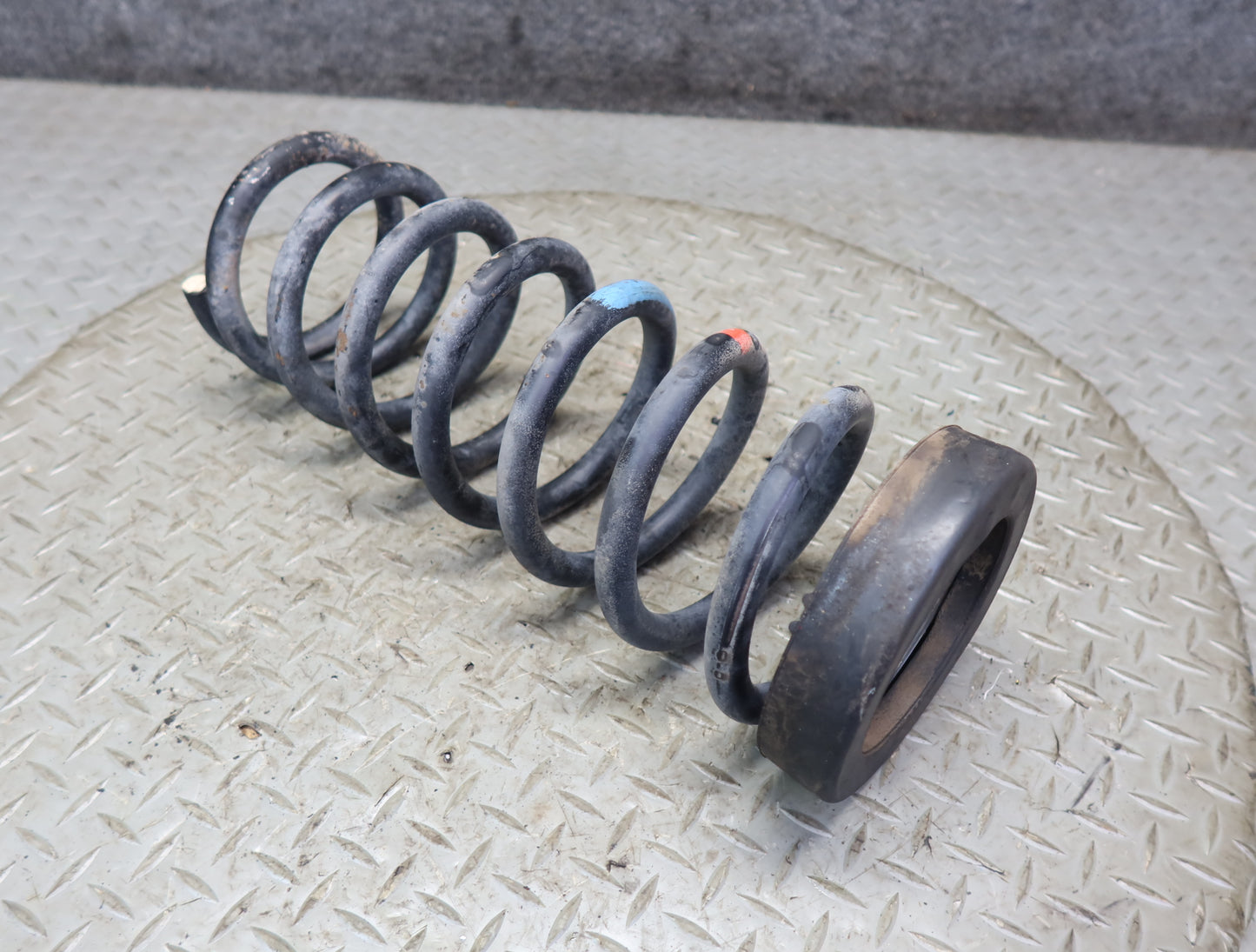 86-89 Mercedes R107 560SL Set of 2 Rear Left & Right Coil Spring OEM