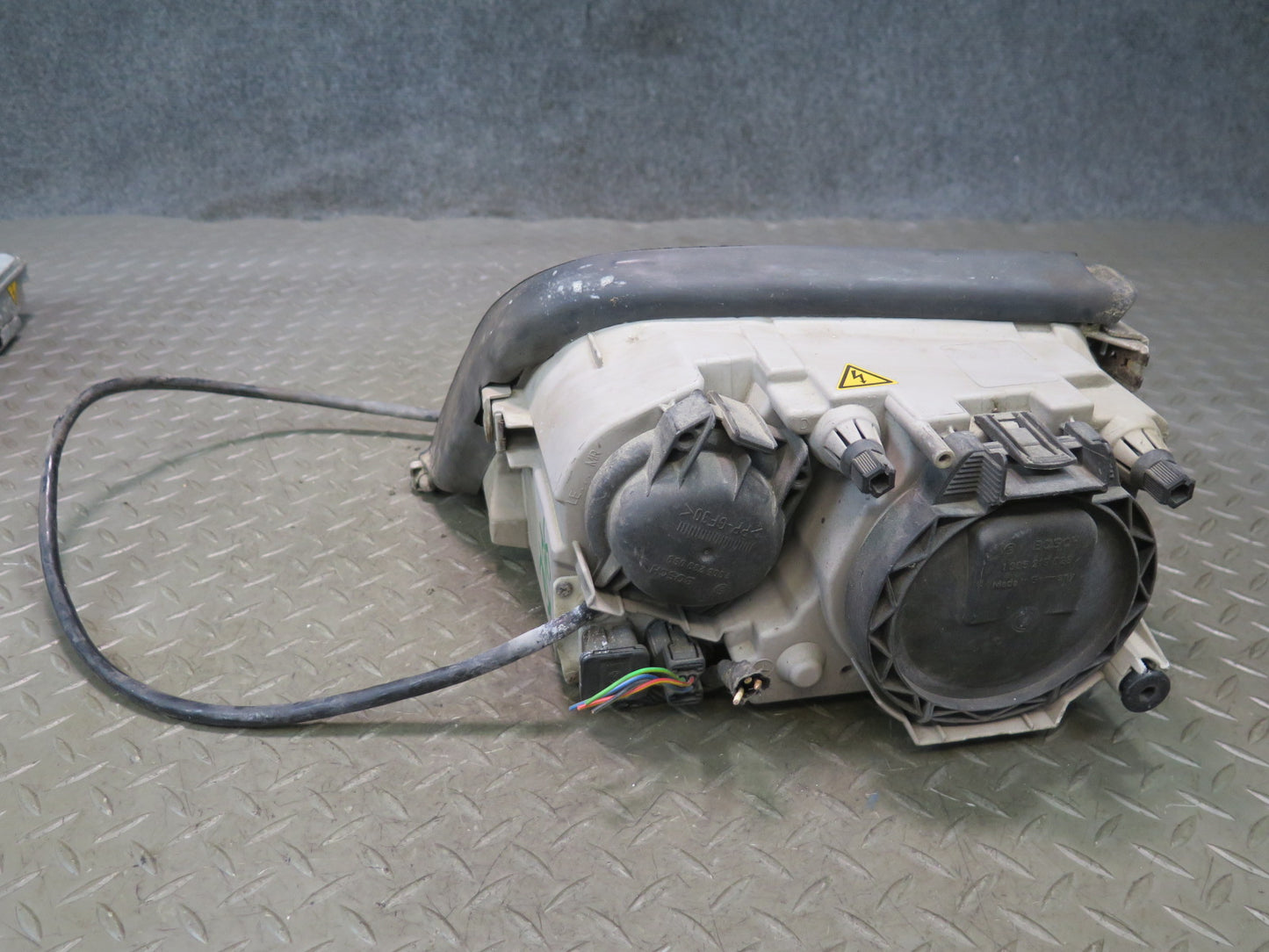 96-02 Mercedes R129 Front Right Xenon Headlight Lamp w Ballast OEM