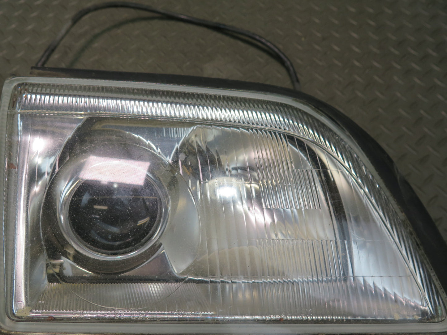 96-02 Mercedes R129 Front Right Xenon Headlight Lamp w Ballast OEM