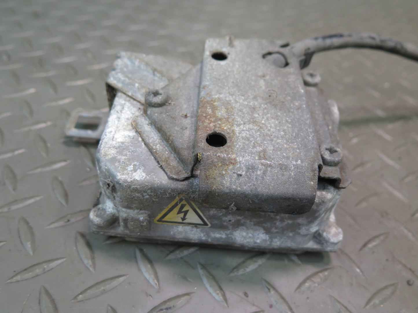 96-02 Mercedes R129 Front Right Xenon Headlight Lamp w Ballast OEM