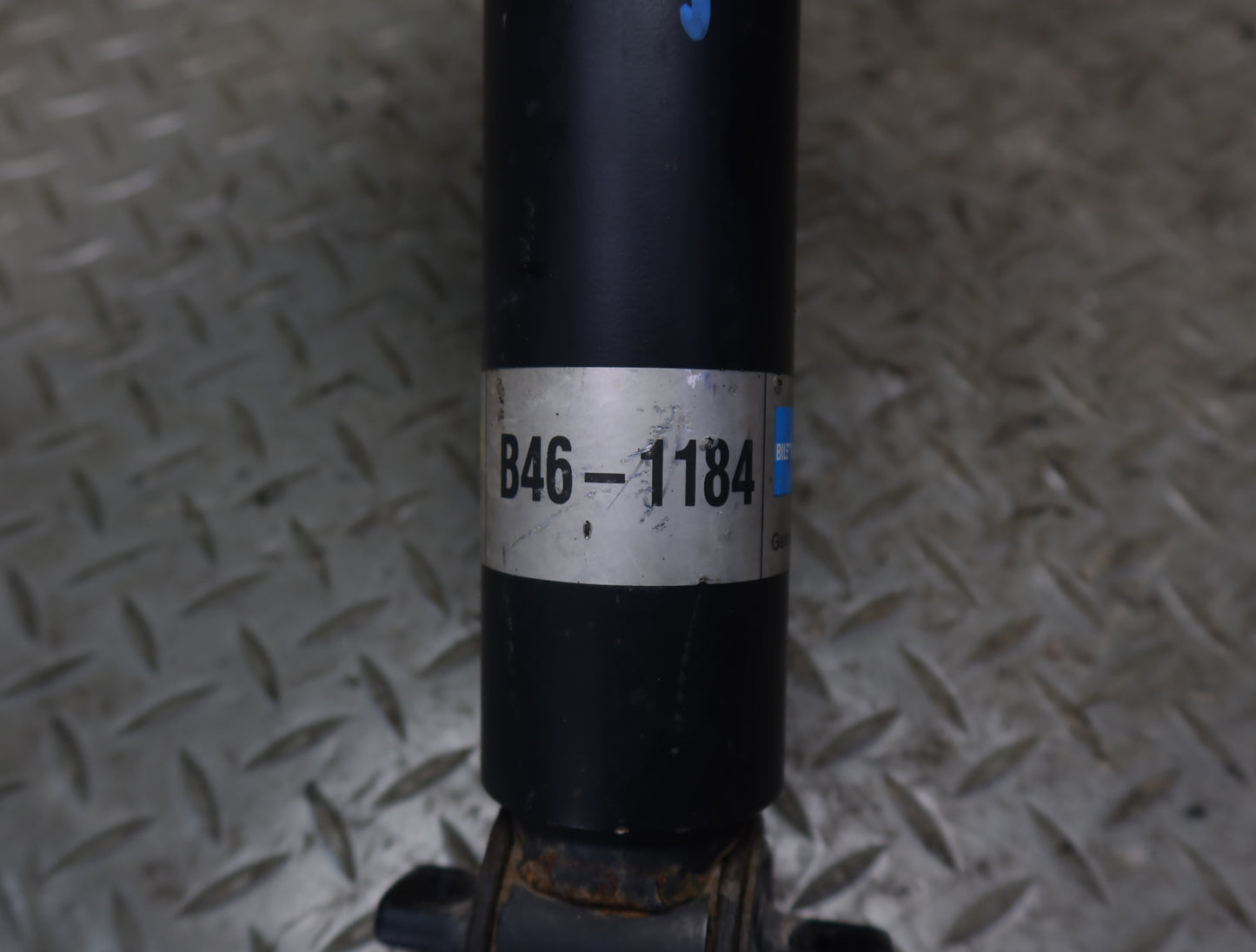 86-89 Mercedes R107 560SL Set of 2 Rear Left & Right Strut Shock Absorber