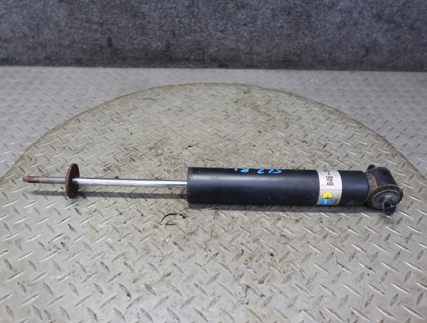 86-89 Mercedes R107 560SL Set of 2 Rear Left & Right Strut Shock Absorber
