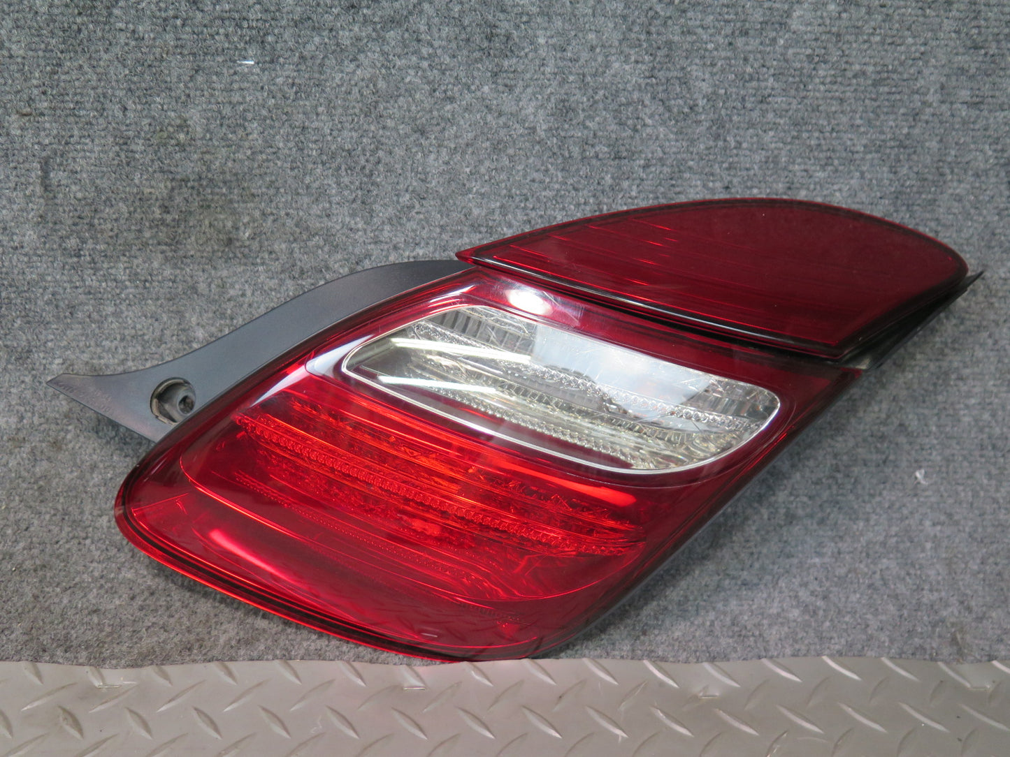 06-10 Lexus SC430 Rear Left & Right  Tail Light Taillight Lamp Set OEM