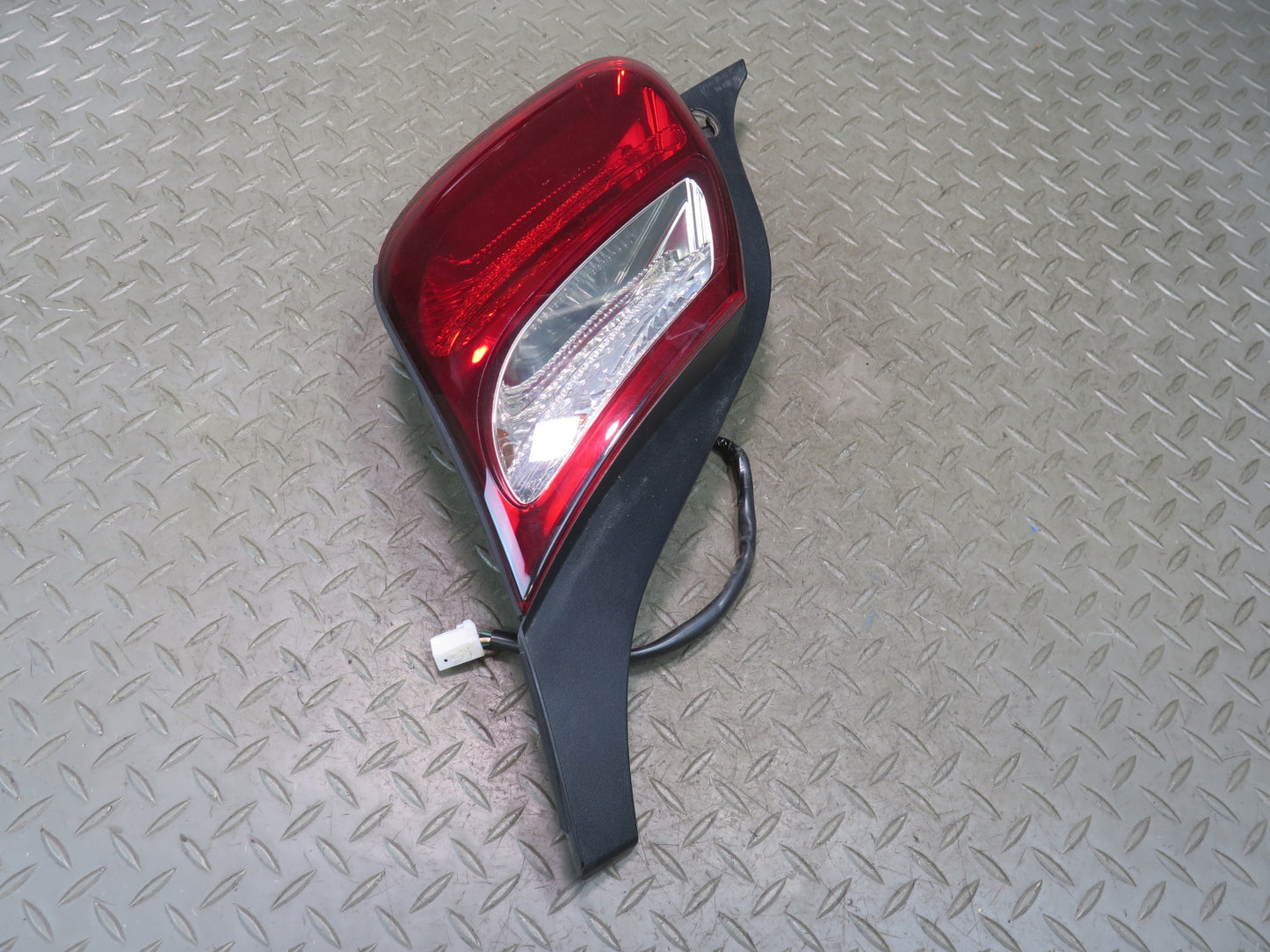 06-10 Lexus SC430 Rear Left & Right  Tail Light Taillight Lamp Set OEM