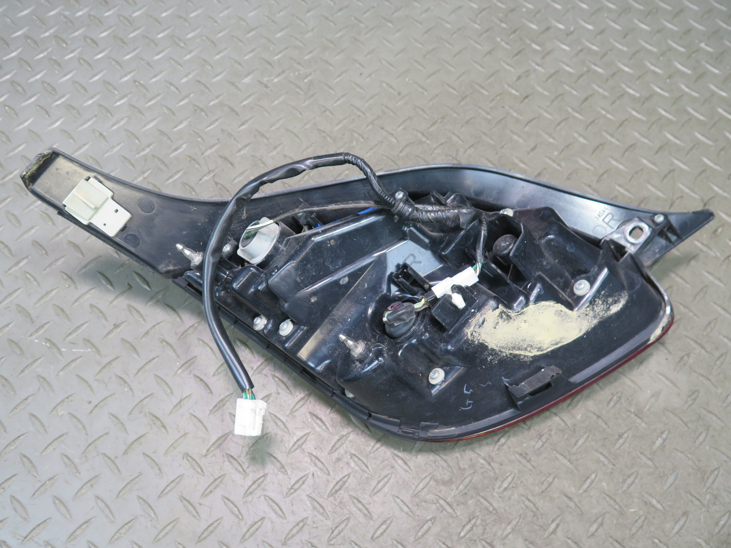06-10 Lexus SC430 Rear Left & Right  Tail Light Taillight Lamp Set OEM