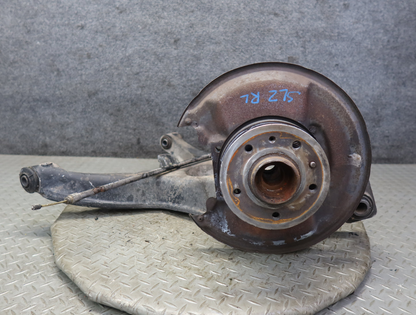86-89 Mercedes R107 560SL Rear Left Trailing Arm Spindle Knuckle Wheel Hub OEM